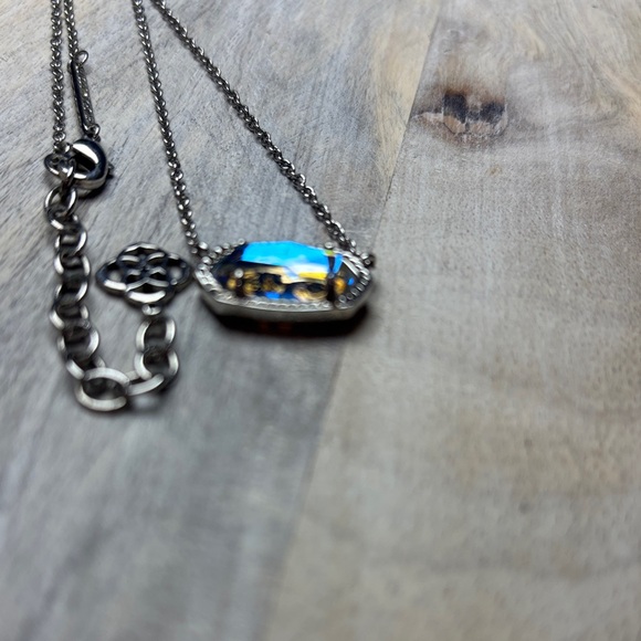 Kendra Scott Elegant Silver Necklace with Dichroic Iridescent  Pendant - Picture 3 of 8